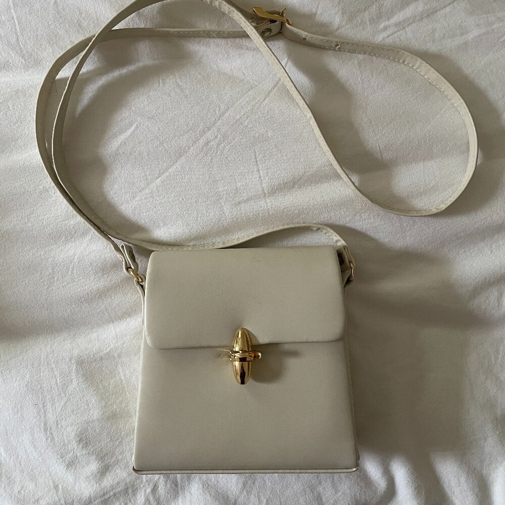 Claudia Barnes Vintage Women's Cream Crossbody Purse with Gold Details